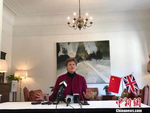 英国驻华大使谈特雷莎·梅访华：英中关系将持续稳定向前发展