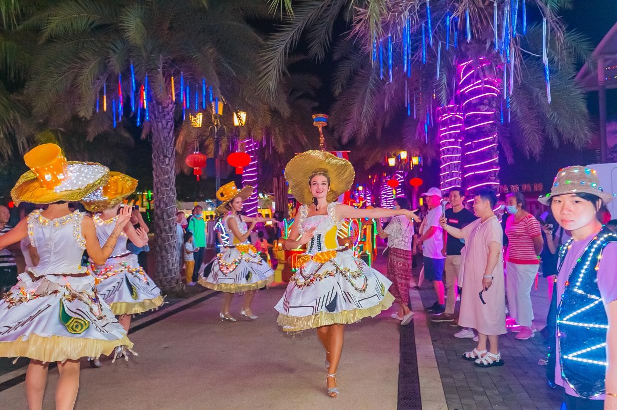 消暑自由！ 三亞海昌不夜城冰爽狂歡躥紅網絡