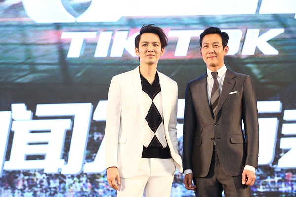 专访李政宰：不惧刘亚仁宋仲基等新生代，不用争出第一第二