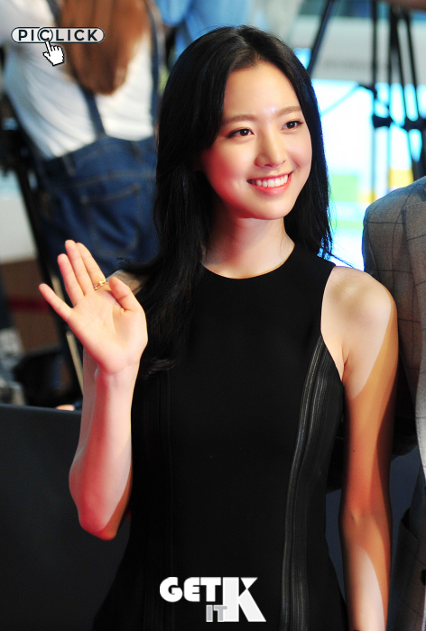 韩国演员陈世妍 婴儿皮肤甜美微笑