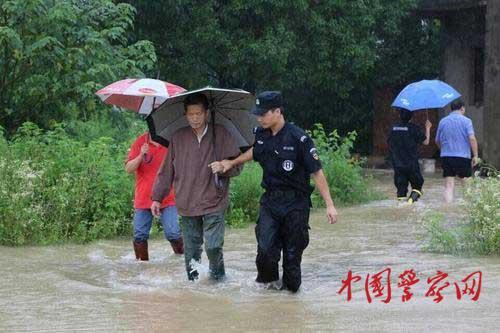 武汉警务辅助人员熊俊:群众安全转移却痛失爱女