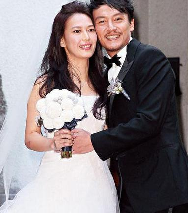 男明星和女助理的浪漫故事