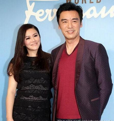 男明星和女助理的浪漫故事