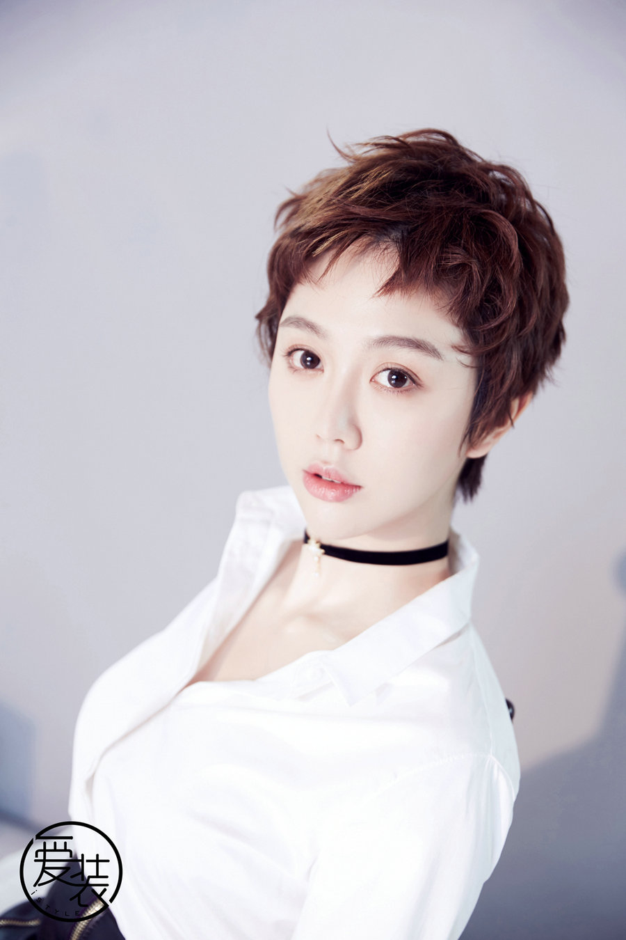 姜妍时尚大片曝光风格多变魅力满分