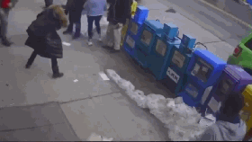 全球连线 | 华人遭遇仇恨犯罪：“仇亚”成为美国种族主义“爆发点”