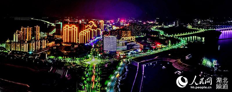 湖北鄖陽：城區夜色也迷人