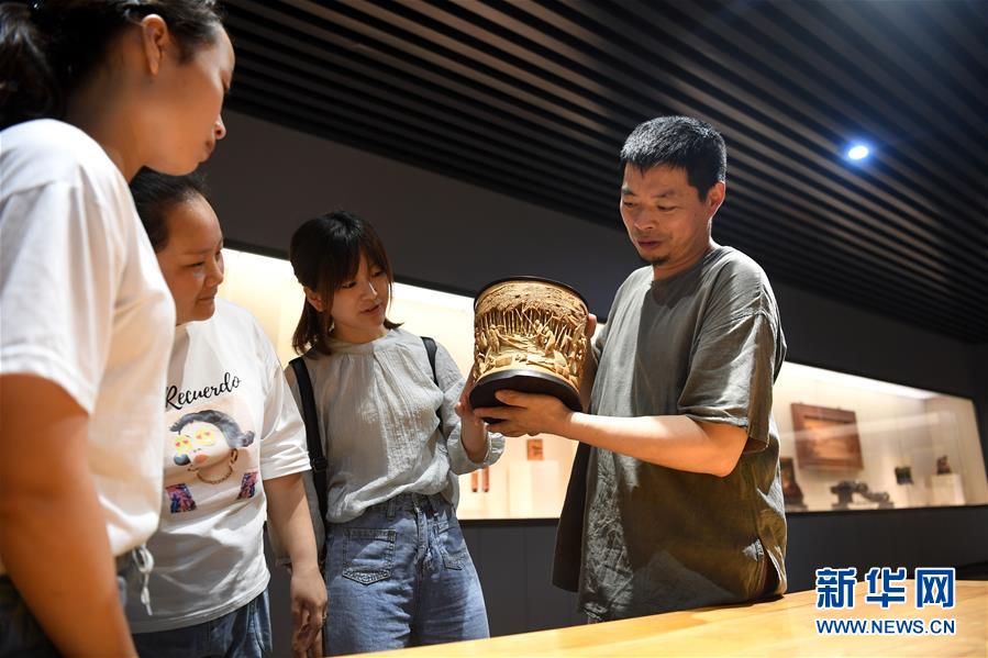 竹雕“守艺人”