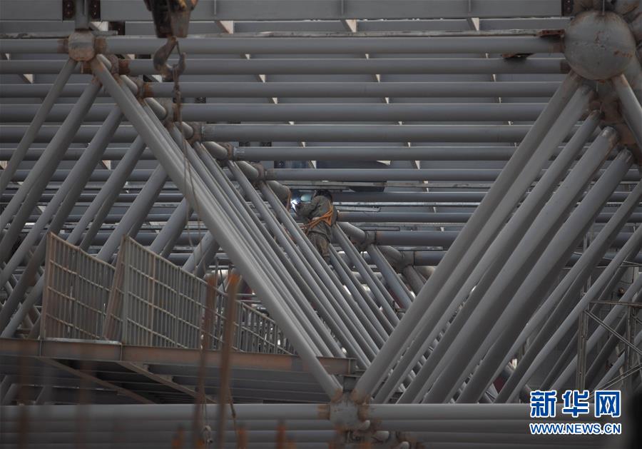 成都天府国际机场T2航站楼主体结构全面封顶