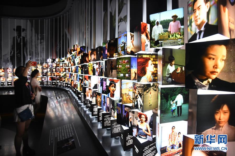 青岛：探访电影博物馆 感受光影魅力