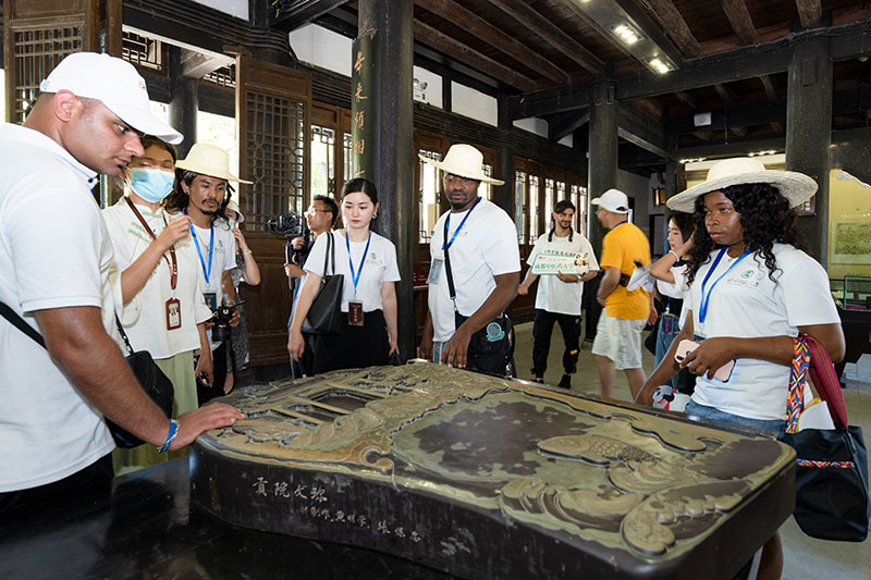 丝路青年游览阆中古城：打卡贡院 探寻科举的奥秘_fororder_丝路青年参观贡院（2）