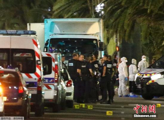 法國尼斯卡車撞人襲擊事件或已致73人死亡