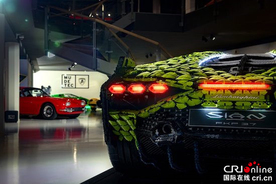 与实车同比例的乐高机械组模型 向兰博基尼Sián FKP 37致敬_fororder_image004