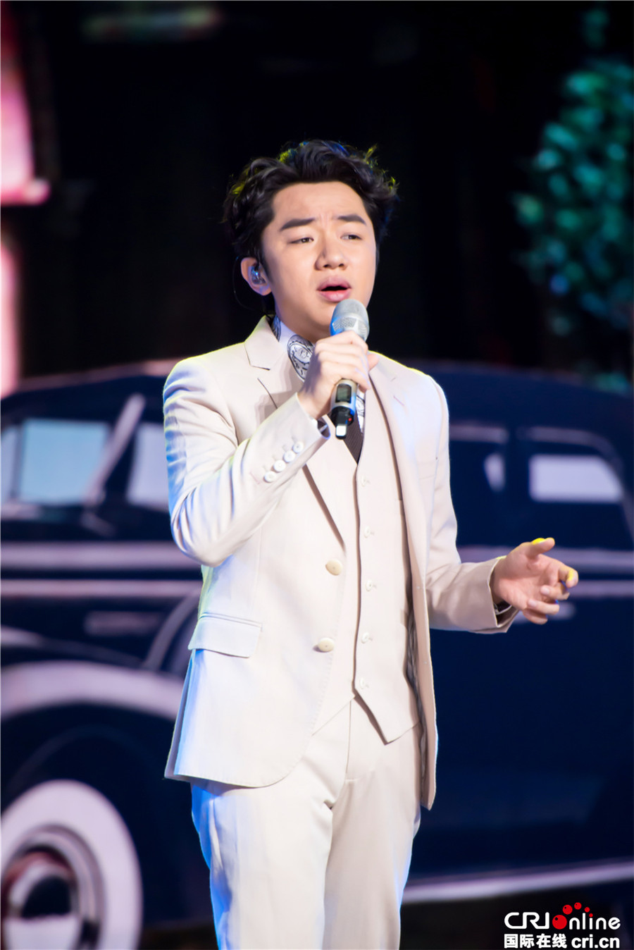 王祖蓝《跨界歌王》成“变脸帝”“黄祖蓝”晋级成未知