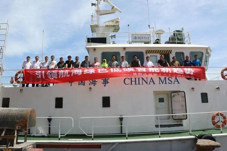 航海日 葫蘆島海事執法船艇向市民開放