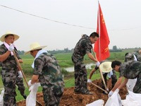 新一輪強降雨襲來 長江鄱陽湖沿線防汛再次承壓