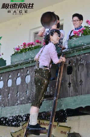 郭晶晶唱情歌示爱 霍氏伉俪甜腻羡煞众人