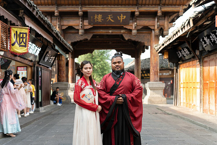 "Belt and Road · In Love with the Capital of Silk" | Silk Road Youths in Hanfu Experience the Millennium History and Culture of Langzhong Ancient City_fororder_图片9