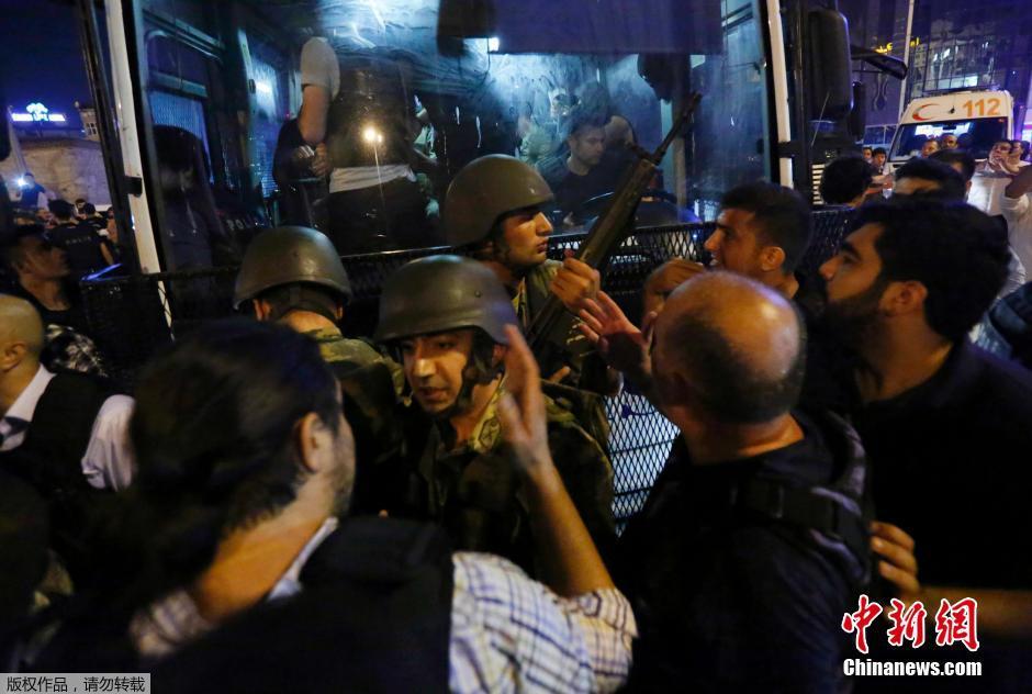 土耳其政變士兵欲闖入總統府 失敗後遭逮捕