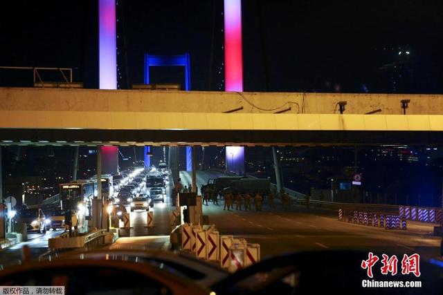 土耳其政变士兵欲闯入总统府 失败后遭逮捕