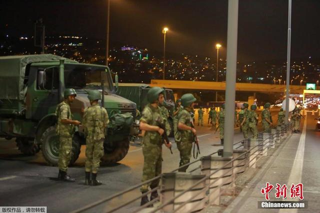 土耳其政变士兵欲闯入总统府 失败后遭逮捕