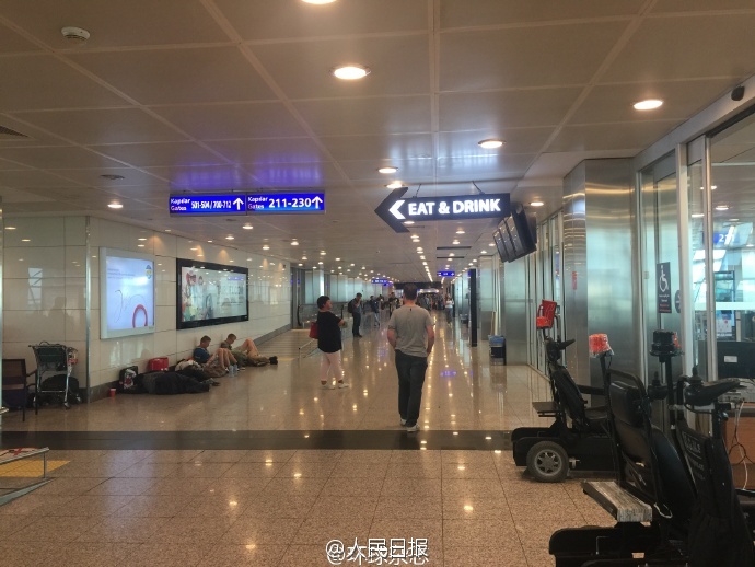 滯留土耳其首都機場中國遊客：目前有喝的，沒有吃的