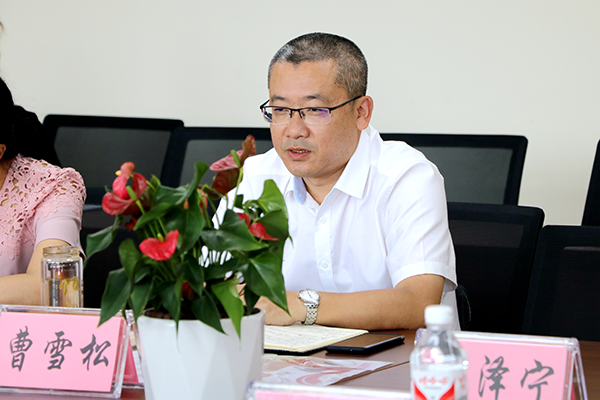 区纪委副书记,区监委副主任曹雪松一行实地调研宜宾市一曼中学校软