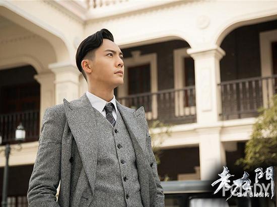 《老九門》張藝興儒雅文藝PK陳偉霆霸道總裁