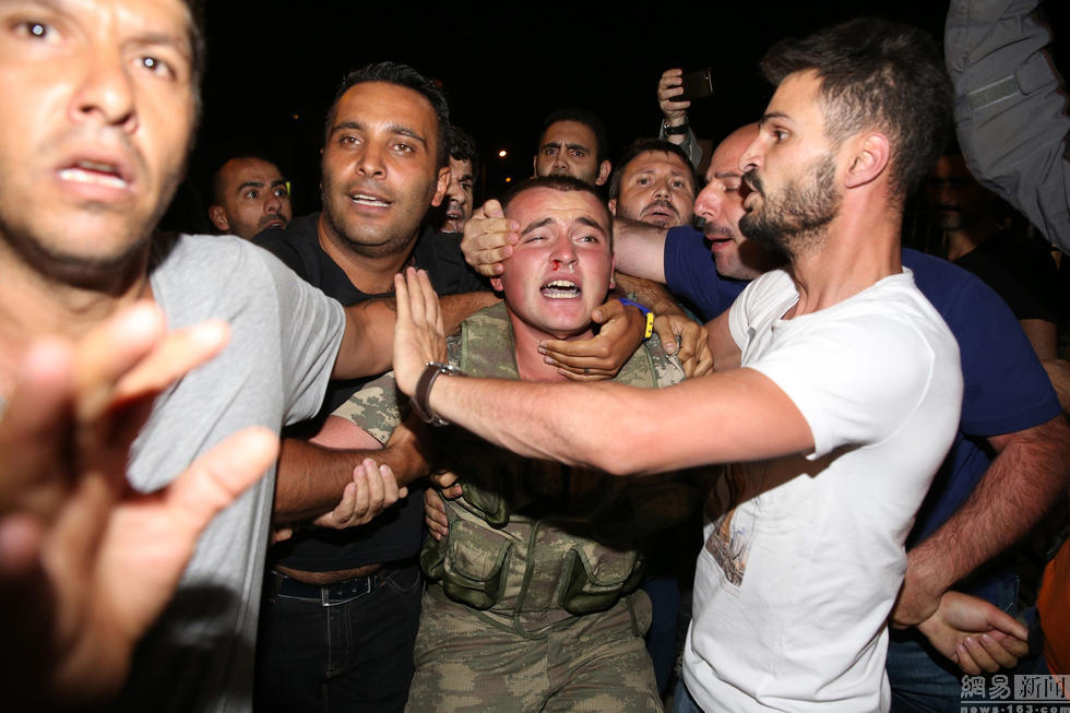 土耳其政變已造成161人死亡 近3000人被捕