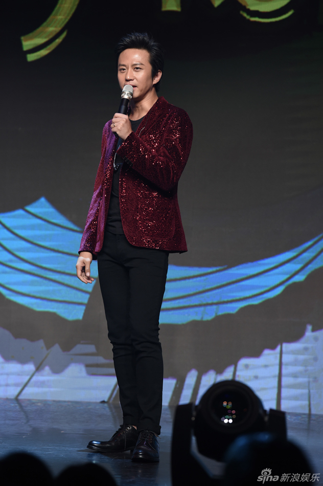 邓超蜡像北京揭幕 称为蜡像惨进医院(组图)