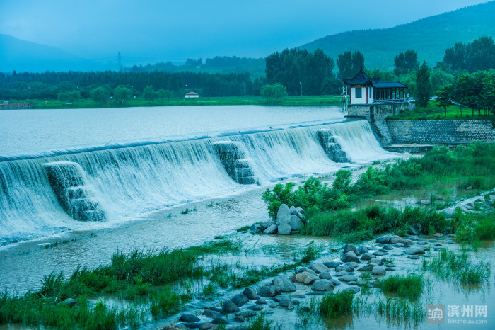 邹平：雨后黄山，流水潺潺，美景惹人醉