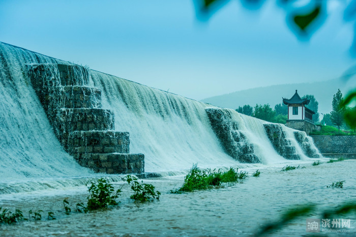 邹平：雨后黄山，流水潺潺，美景惹人醉