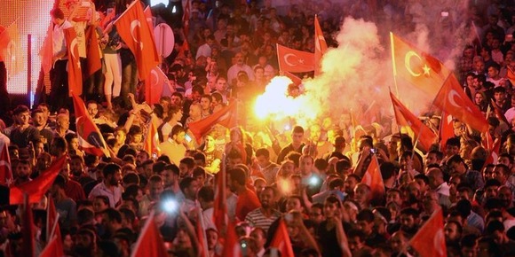 土耳其民眾在主要城市抗議軍事政變