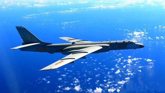 空軍首曝轟-6k巡航黃巖島照片(組圖)