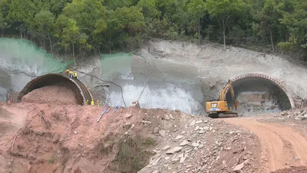 巴中通江：省道204线山花顶隧道及引道工程项目建设稳步推进_fororder_山花顶隧道正在施工