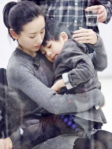 顶顶《妈妈是超人》“呕吐”不止吓坏董洁