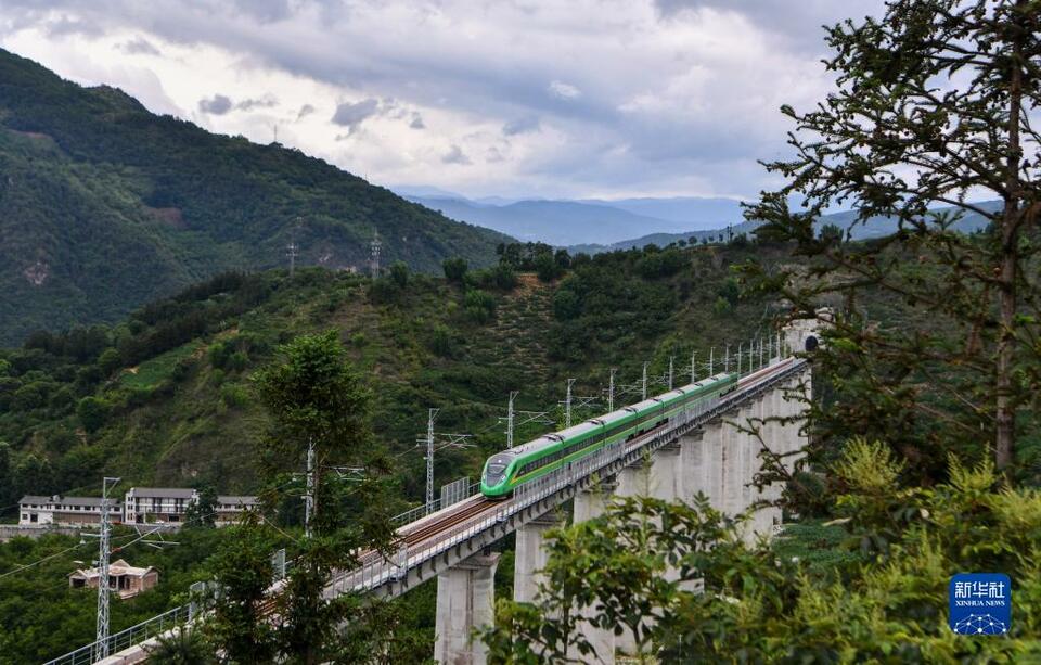 云南大瑞铁路大保段即将开通运营