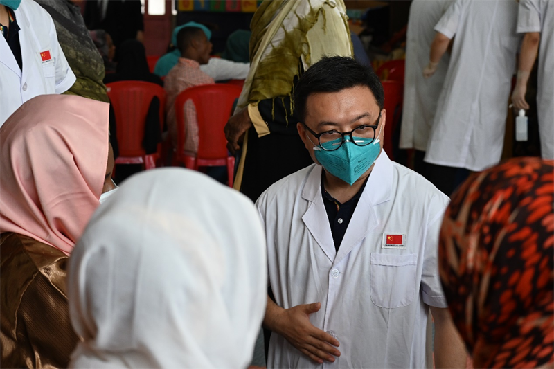 陕西省第37批援苏丹中国医疗队在喀土穆迈古玛孤儿院举行爱心捐赠及义诊活动_fororder_图片7