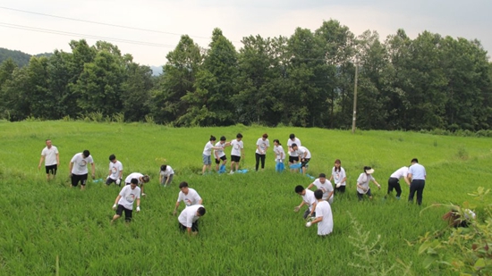 （供稿）清華大學“飲水思源，服務社會”學生骨幹培養計劃師生到貴州修文開展實踐調研活動_fororder_微信圖片_20220720152406