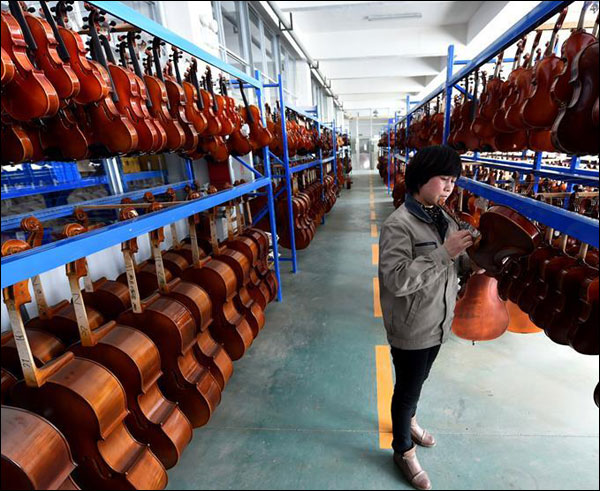 อำเภอเล็กๆของจีนยกระดับชีวิตด้วยการทำไวโอลิน