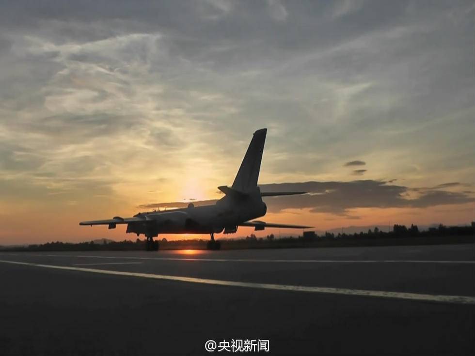 中國空軍航空兵赴南海常態化戰鬥巡航(組圖)