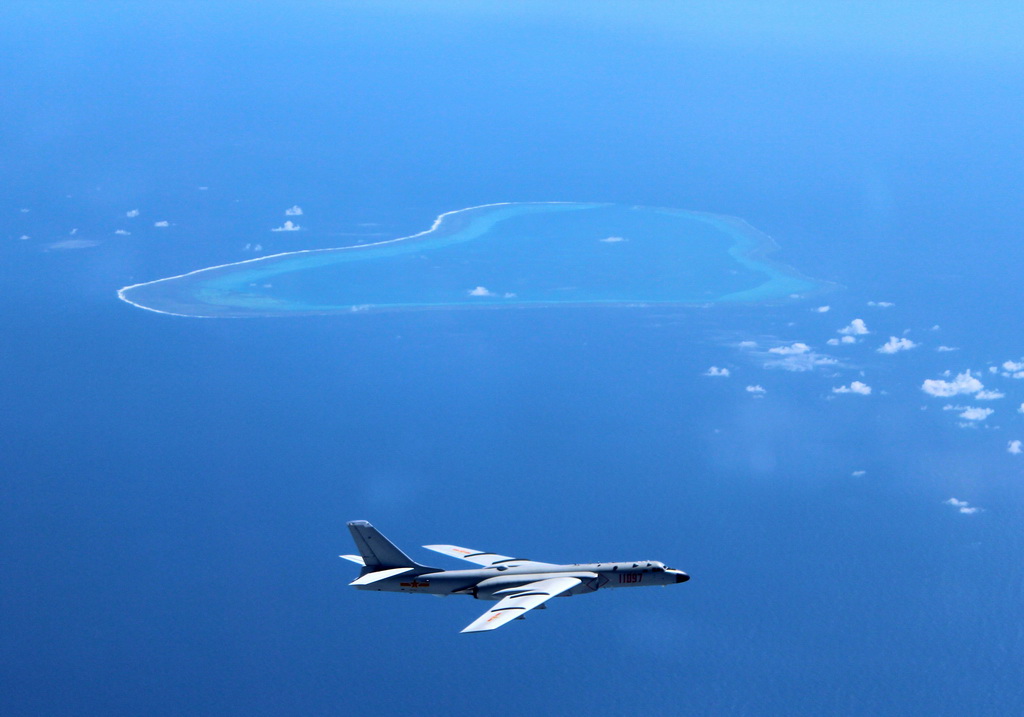 中国空军航空兵赴南海常态化战斗巡航