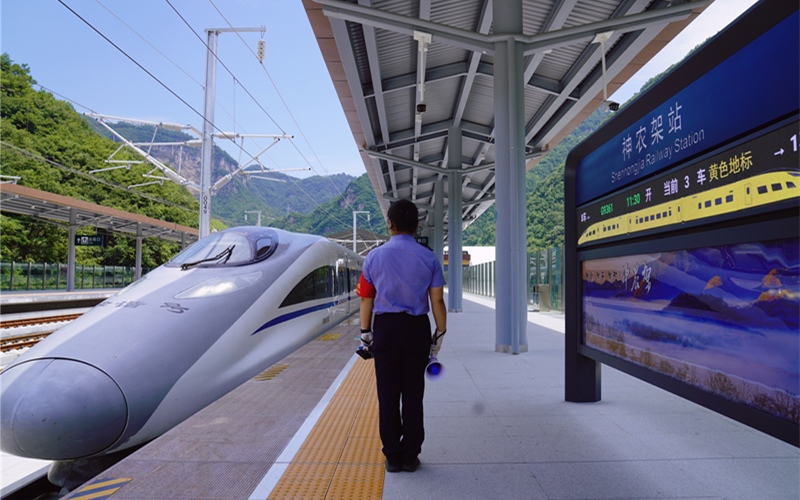 郑渝高铁开通运营“满月” 湖北段客流超22万人次