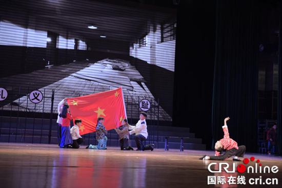 已过审【科教　摘要】唱响红岩魂 渝少年大型公益舞台剧走进重庆南坪