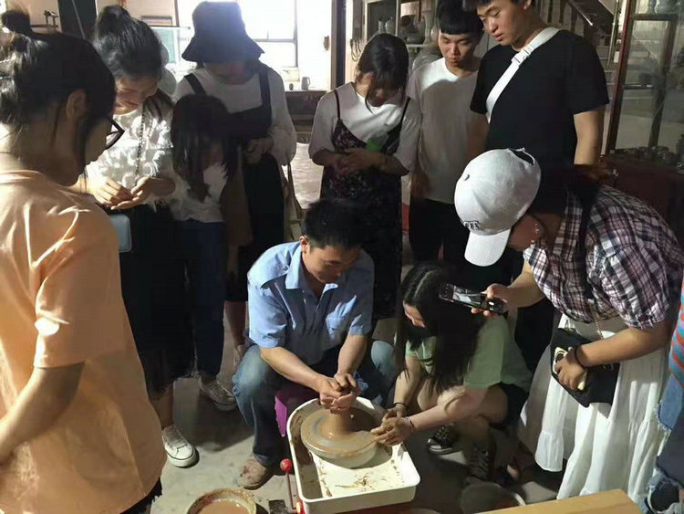 【河南原創】千余名學生走進北宋官瓷博物館 感知開封傳統文化精髓