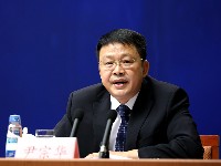 中国贸促会副会长尹宗华回答记者提问