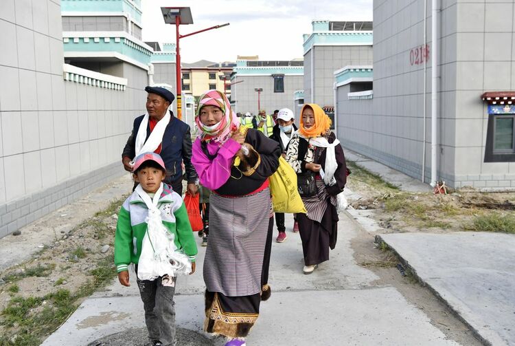 问记者丨中国海拔最高县是怎么搬迁的？