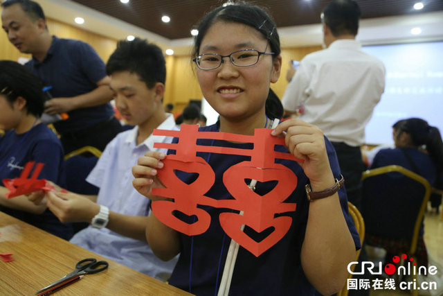 【河南原创】郑州中学传统文化“圈粉” 日本学生