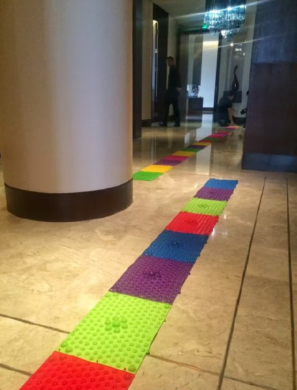 直击陈晓陈妍希婚礼现场 穿中式礼服甜蜜相依_大成网_腾讯网