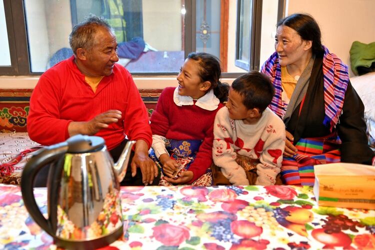 问记者丨中国海拔最高县是怎么搬迁的？