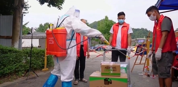 （转载）成都崇州市疫情管控小区设置29个生活物资保供点 为居民提供日常保障服务
